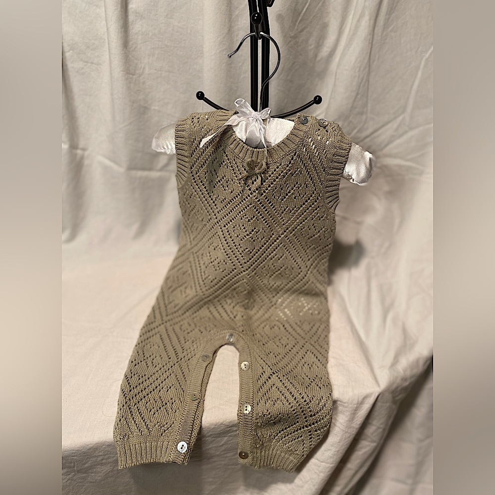 Bebe Organics. 3months. New (without tags) crochet soft moss green.